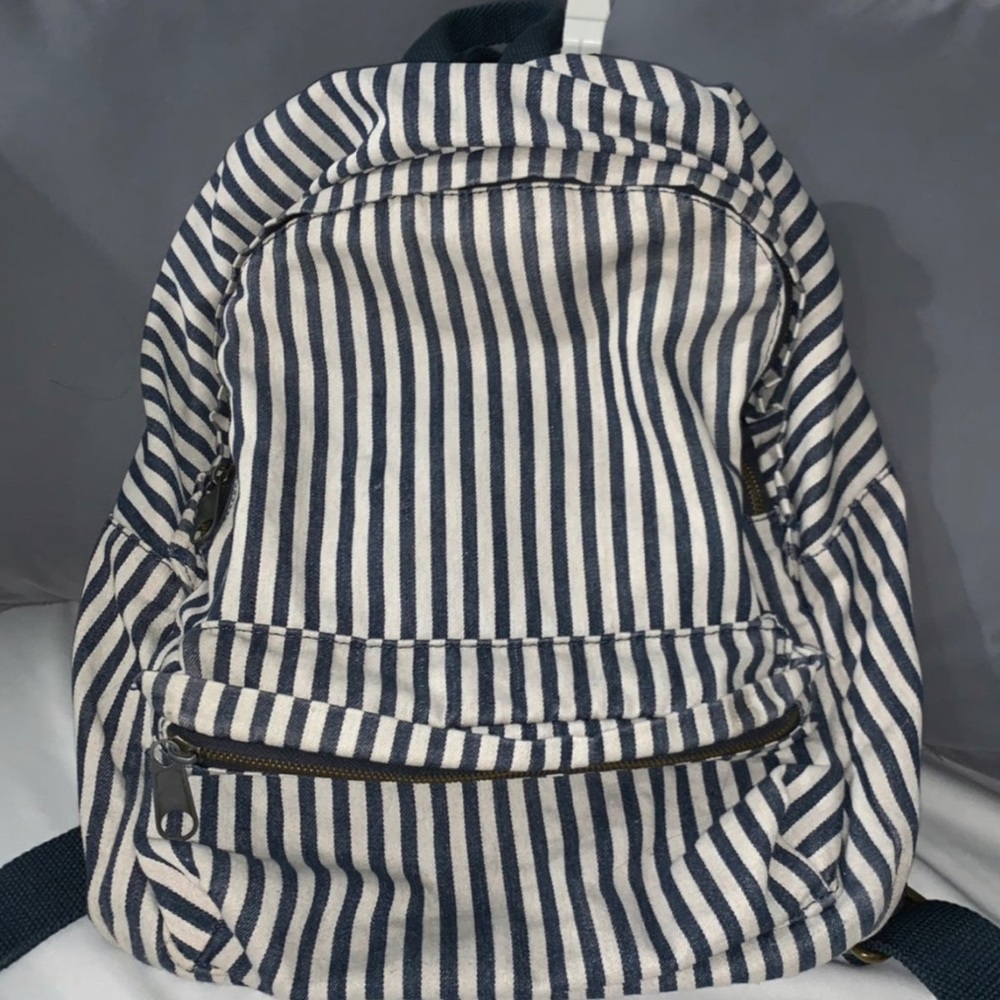 Urban Outfitters Backpack ⚡️